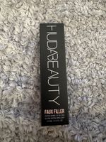 Huda Beauty Faux Filler