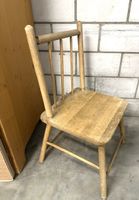 aLtEs soLiDes HoLz KiNdersTüeLi