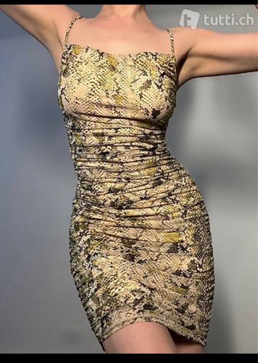 Guess Vestiti: Kleid Guess Grösse M ( eher eine S) – Usato da Zug venduto da dani1529 1