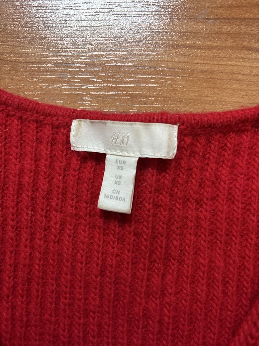 H&M Maglioni & Felpe: H&M Strickpullover Rot V-neck – Usato da Minusio venduto da giiaadaaa 3