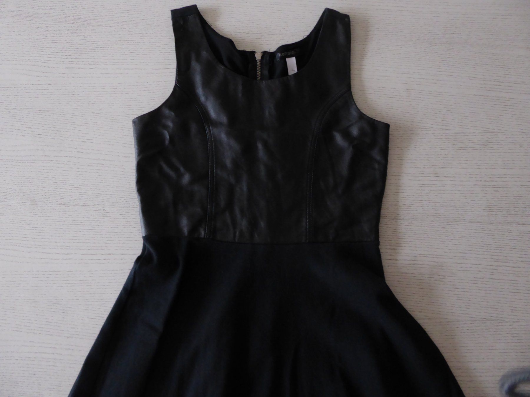 Vestiti & Gonne: Schwarzes Kleid, Gr. 140, neuwertig! – Usato da Zürich venduto da Sunflower.15 1