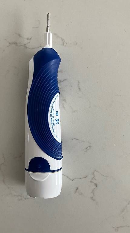 Cura dei denti: Oral B Zahnbürste elektrisch – Usato da Allschwil venduto da ait_n87b 2