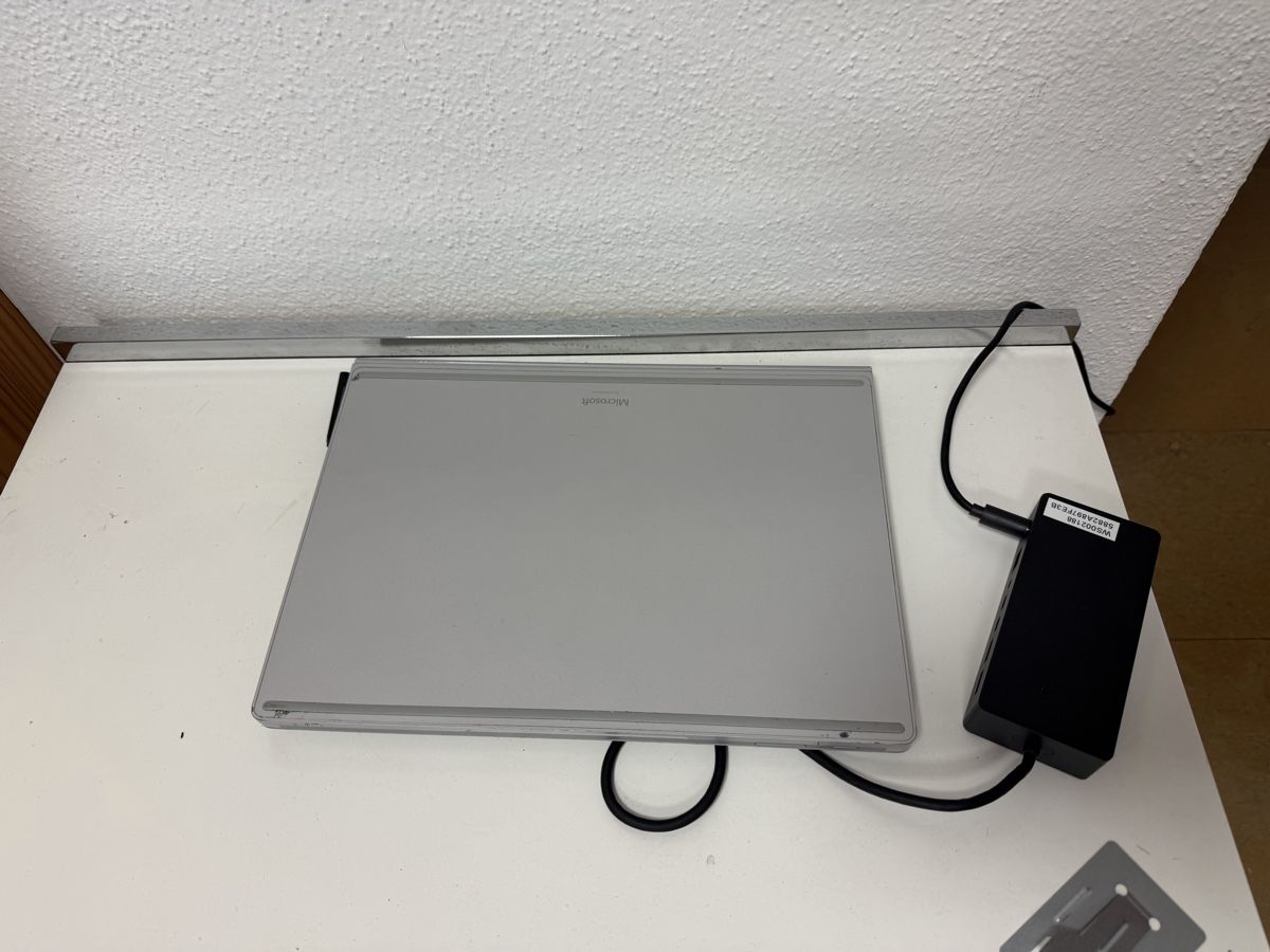 Microsoft Notebook: Microsoft Surface Book Laptop inkl Dockingstation defekt – Usato da Zürich venduto da Zvijerka 4
