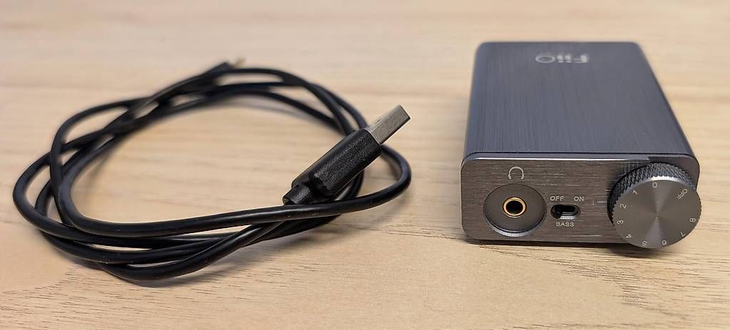 Amplificatori: FiiO E10K USB-DAC und Kopfhörerverstärker – Usato da Richterswil venduto da plisandro