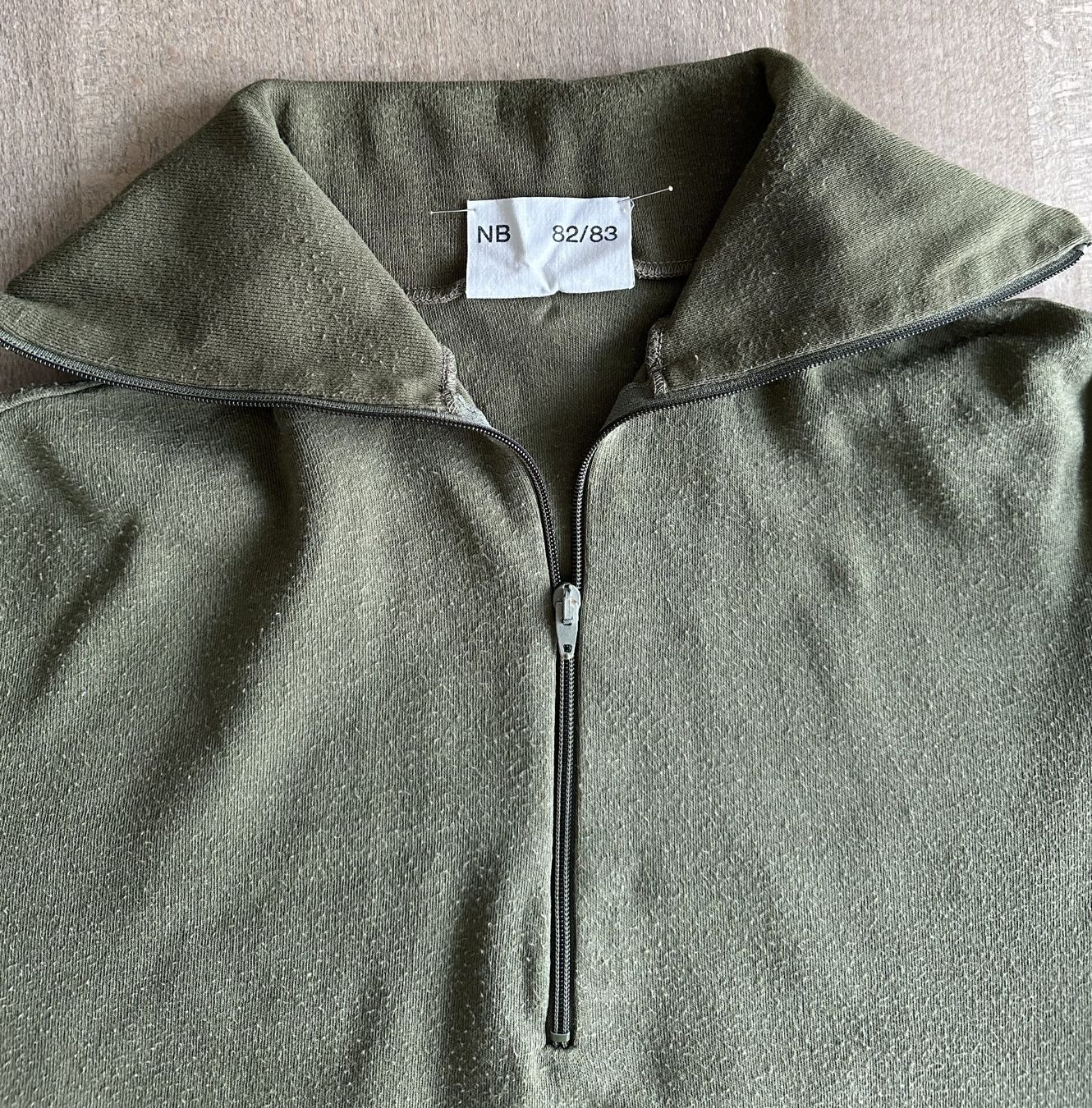 Schweizer Armee T-shirt: Gnägi Militär-Leibchen Original – Usato da Hergiswil NW venduto da hpb_9bvx 2