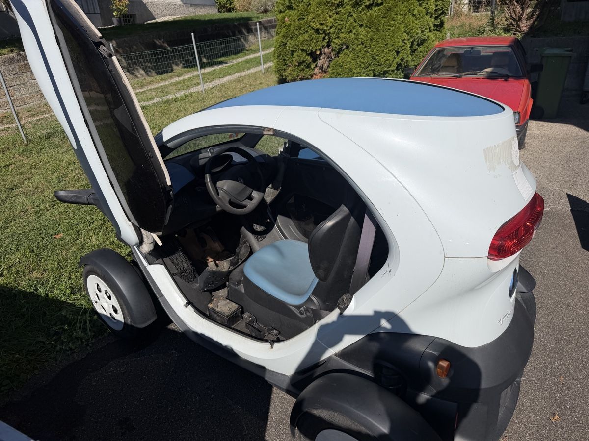 Renault Automobili: Renault Twizy – Difettoso da Ottikon venduto da jonweb 3