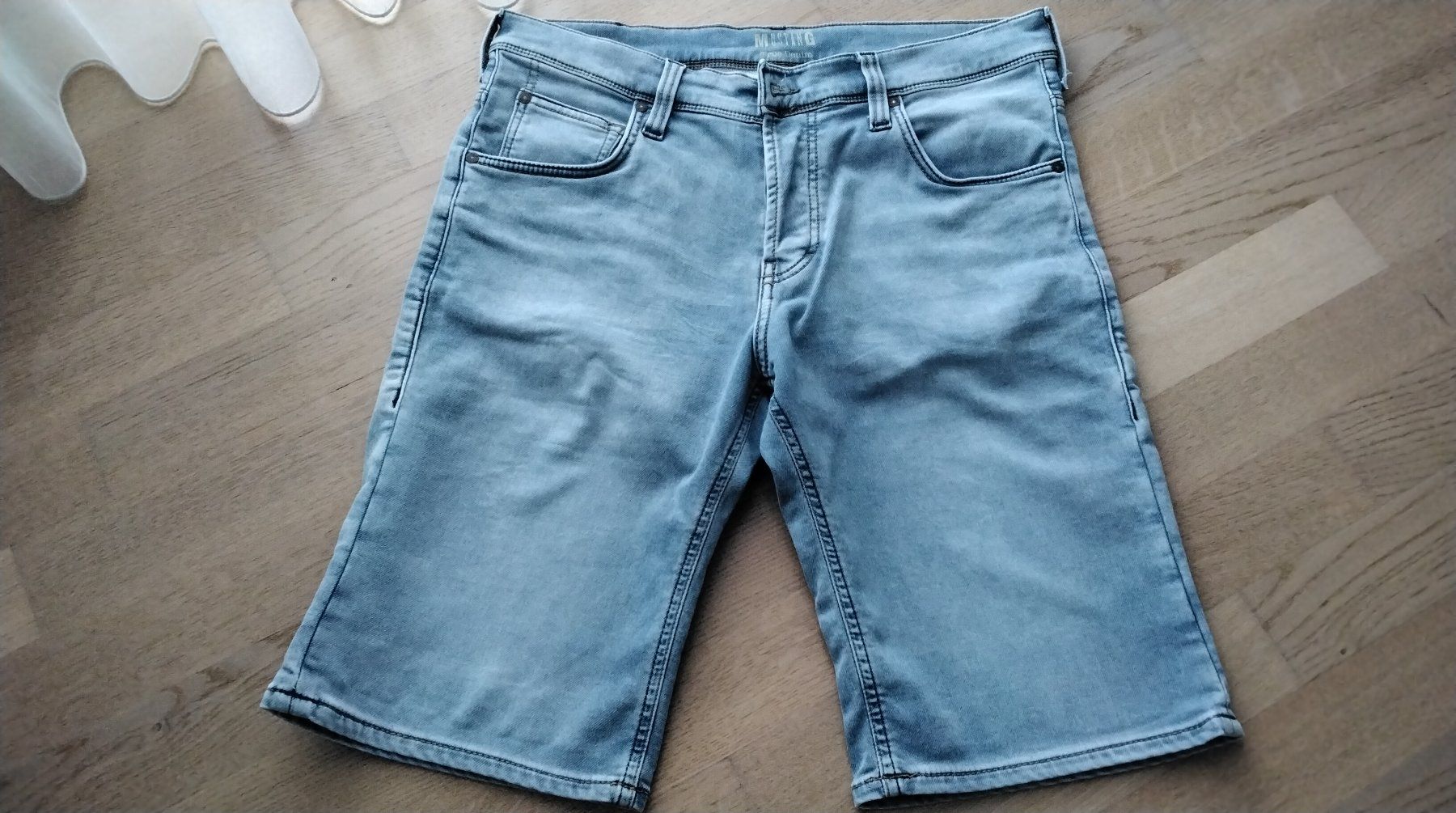 Jeans: MUSTANG  SHORTS GR. 34 – Usato da Steinhausen venduto da pinu09