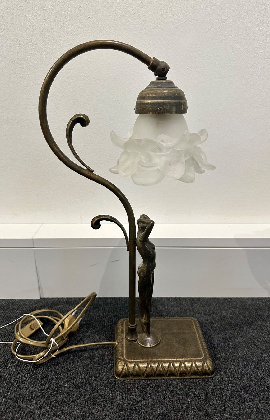 Lampen: Tischlampe mit Liberty Frauenfigur – Gebraucht aus Basel von artthings4you 2