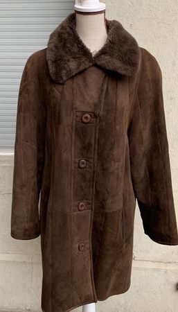 Splendide manteau dame véritable fourrure fine retournée t.M