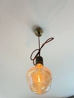 2 moderne Pendelleuchten mit LED-Glasbirnen