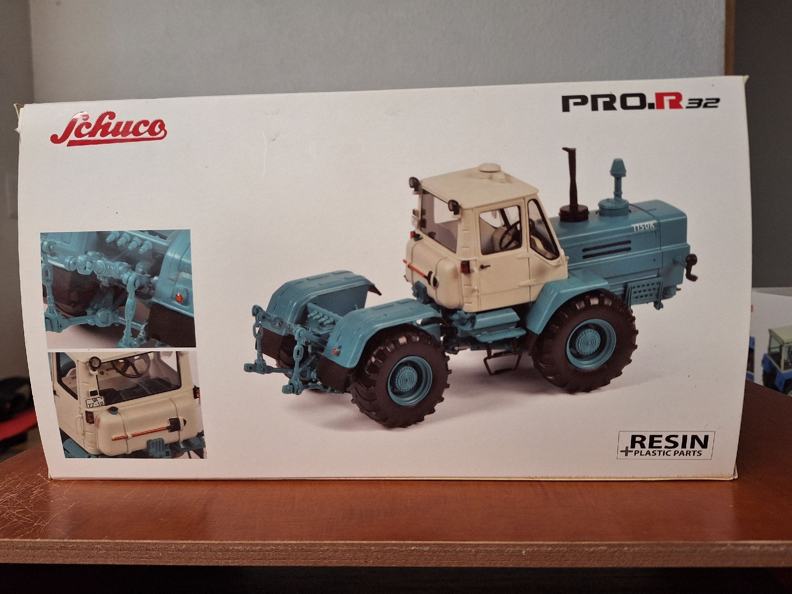 Schuco Kit di modellismo & Modellini statici: Schuco Charkow T-150 K – Nuovo e nell'imballaggio originale da Laupersdorf venduto da walmeister62 3