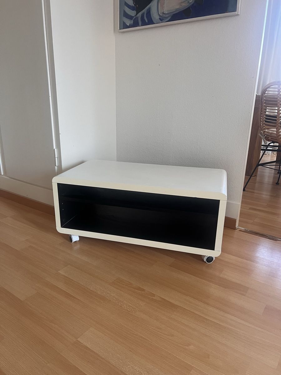 TV Möbel: TV Möbel mit Rollen – Gebraucht aus Kloten von Django008