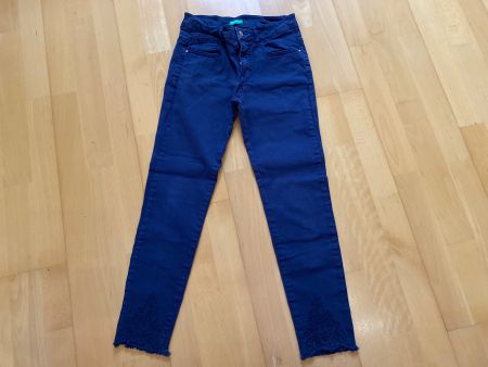 Jeans marine avec petite broderie BENETTON t.36