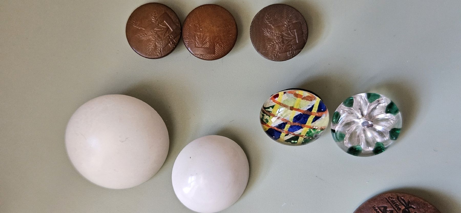 Bottoni: lot 24 boutons divers – Usato da Carouge GE venduto da Lea000 4