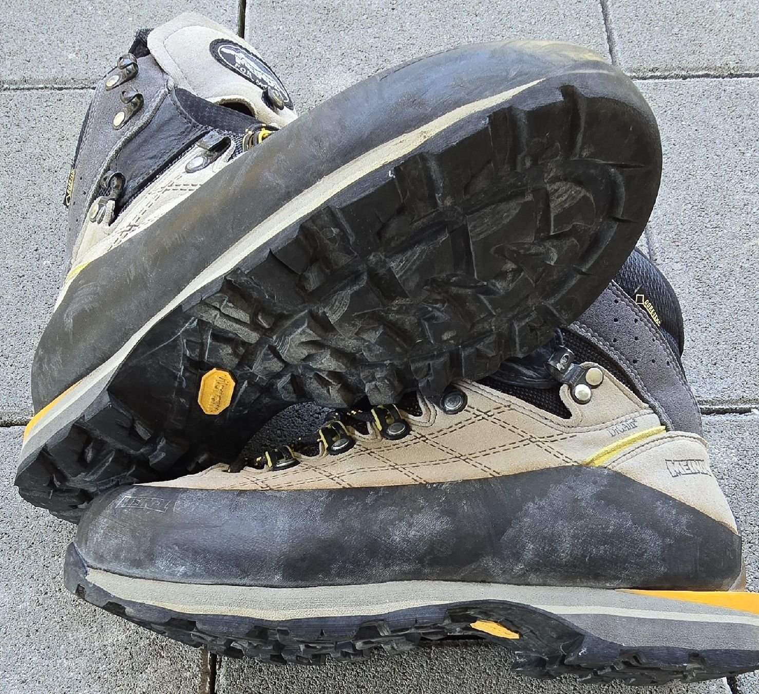 Scarpe da donna: Wanderschuhe – Usato da Ueberstorf venduto da andrea898 1