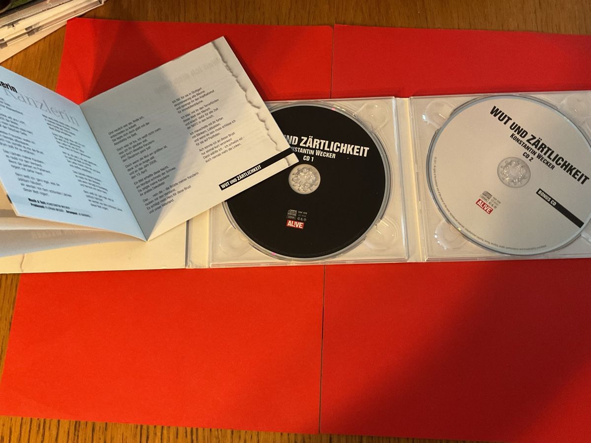 CDs: Konstantin Wecker - Wut und Zärtlichkeit CD Limited Edition – Gebraucht aus Steinach von Quarkie 2