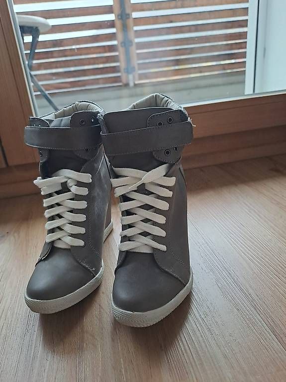 Scarpe da donna: Schuhe, Grösse 37 – Usato da Samedan venduto da t_p_8nvs 4