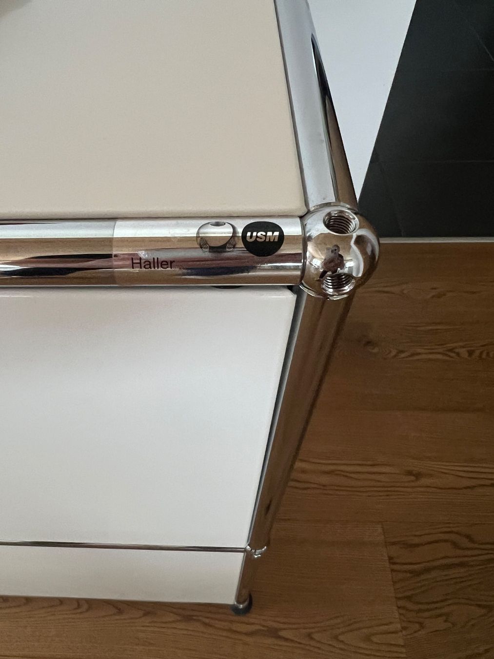 USM Scaffali: USM Haller Sideboard, Weiss, tolles Modulmöbel – Usato da Maienfeld venduto da rgrella 1