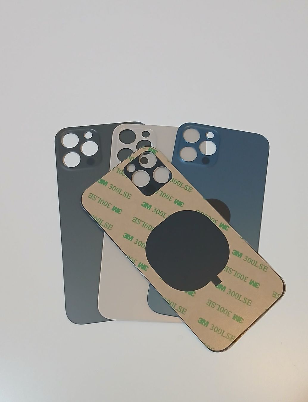 Apple Cover & Protezioni schermo: Coque arrière Iphone 12 Pro – Nuovo e nell'imballaggio originale da Leukerbad venduto da wor_sf98 1
