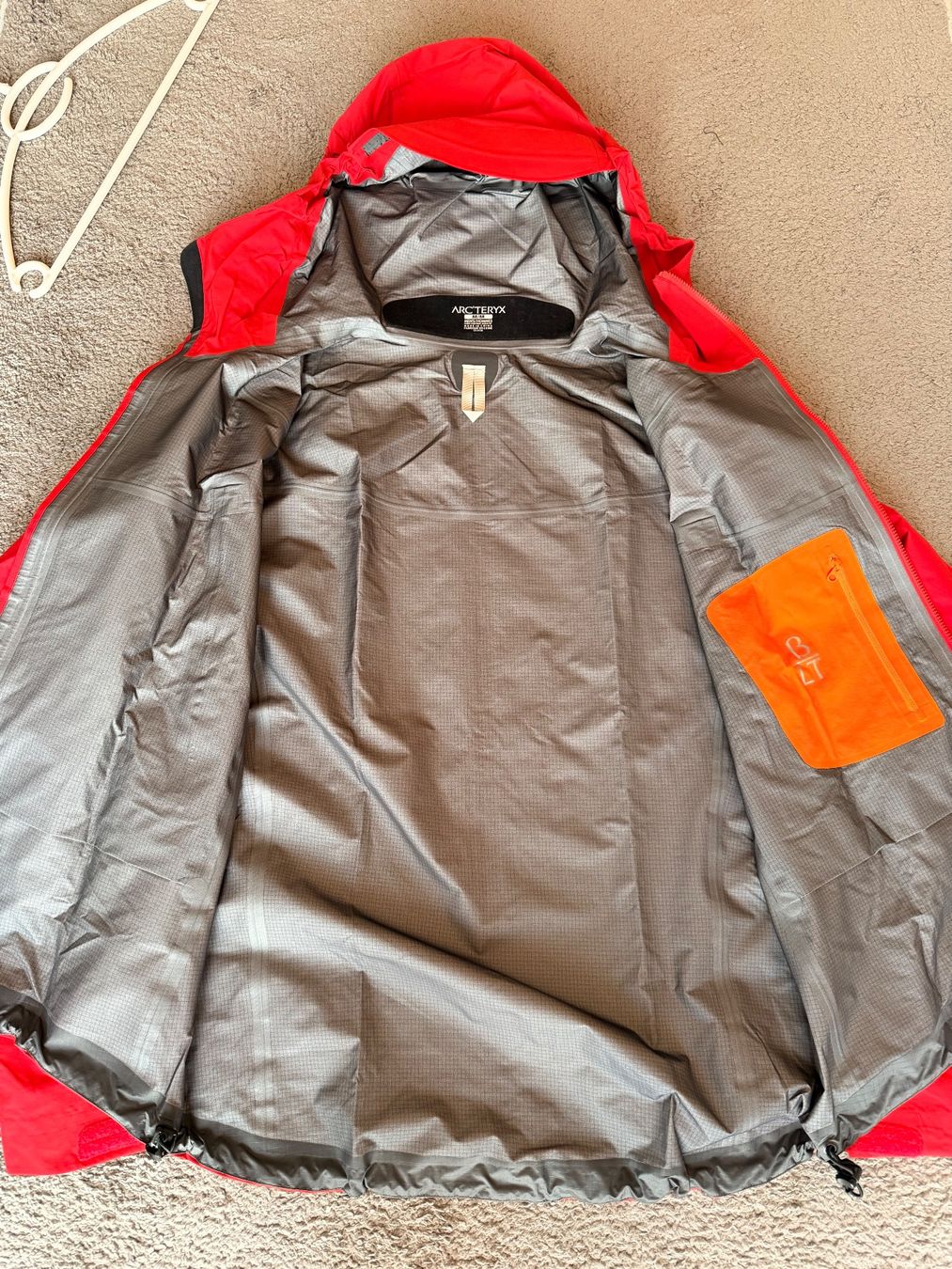 Arcteryx Giacche: Hardshell Regen und Winddichte Jacke ARX'TERYX – Nuovo (secondo la descrizione) da Baldegg venduto da Swissspeed 1