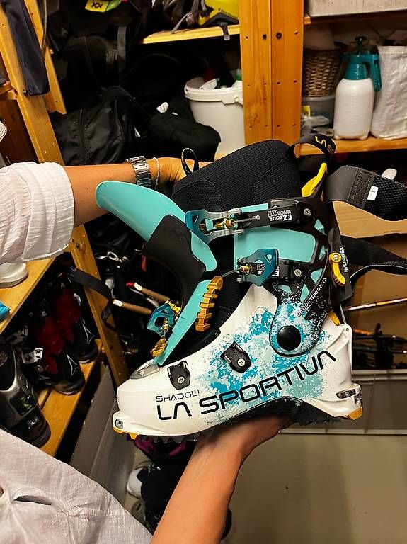Scarpe da donna: Damen Touren Skischuhe – Usato da Meilen venduto da larakuppel 1
