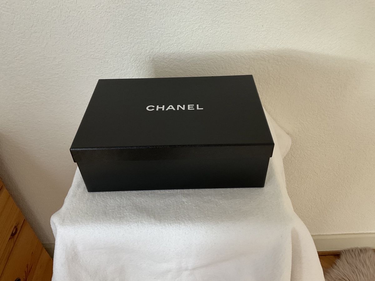 Chanel Scarpe da donna: Chanel : sandales noires – Nuovo e nell'imballaggio originale da Corseaux venduto da Mililaforet75 7