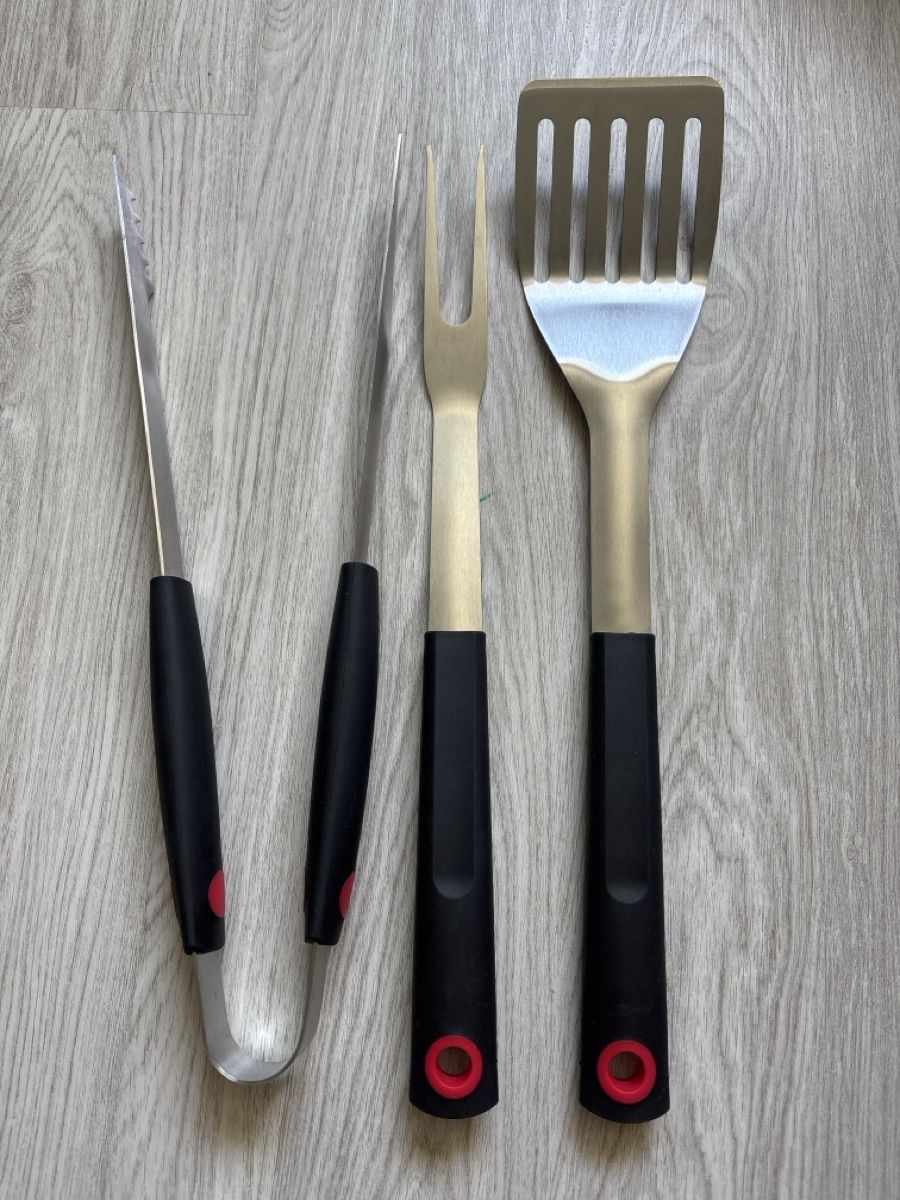 Set di posate: Neues Grill Zubehör  – Nuovo (secondo la descrizione) da Kriens venduto da frubyrato