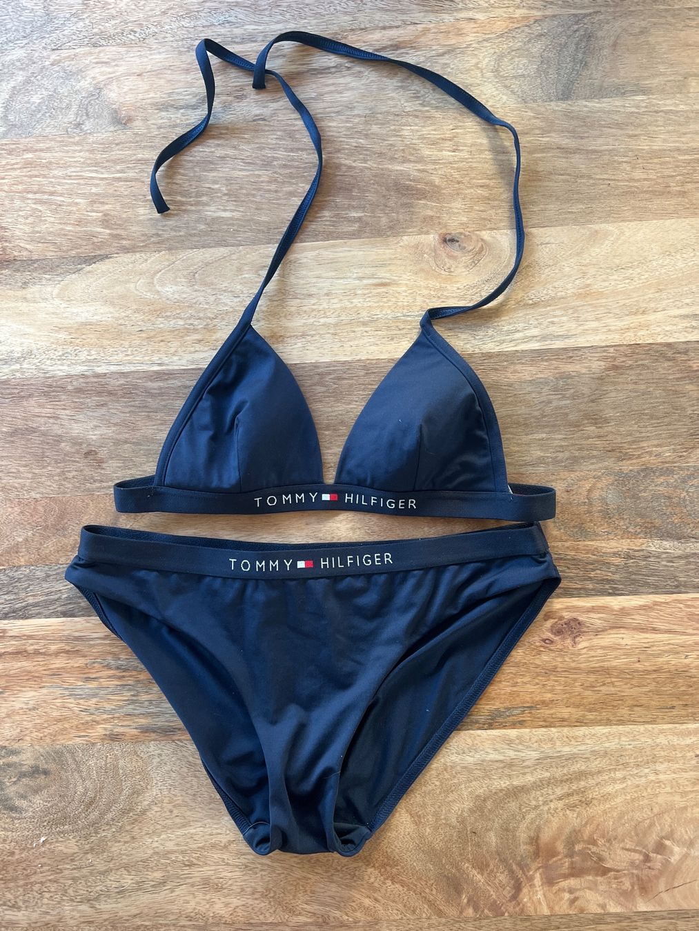 Tommy Hilfiger Costumi da bagno & Bikini: Tommy Hilfiger Navy Blue Bikini Set Size S – Nuovo (secondo la descrizione) da Lufingen venduto da bombolulu 1