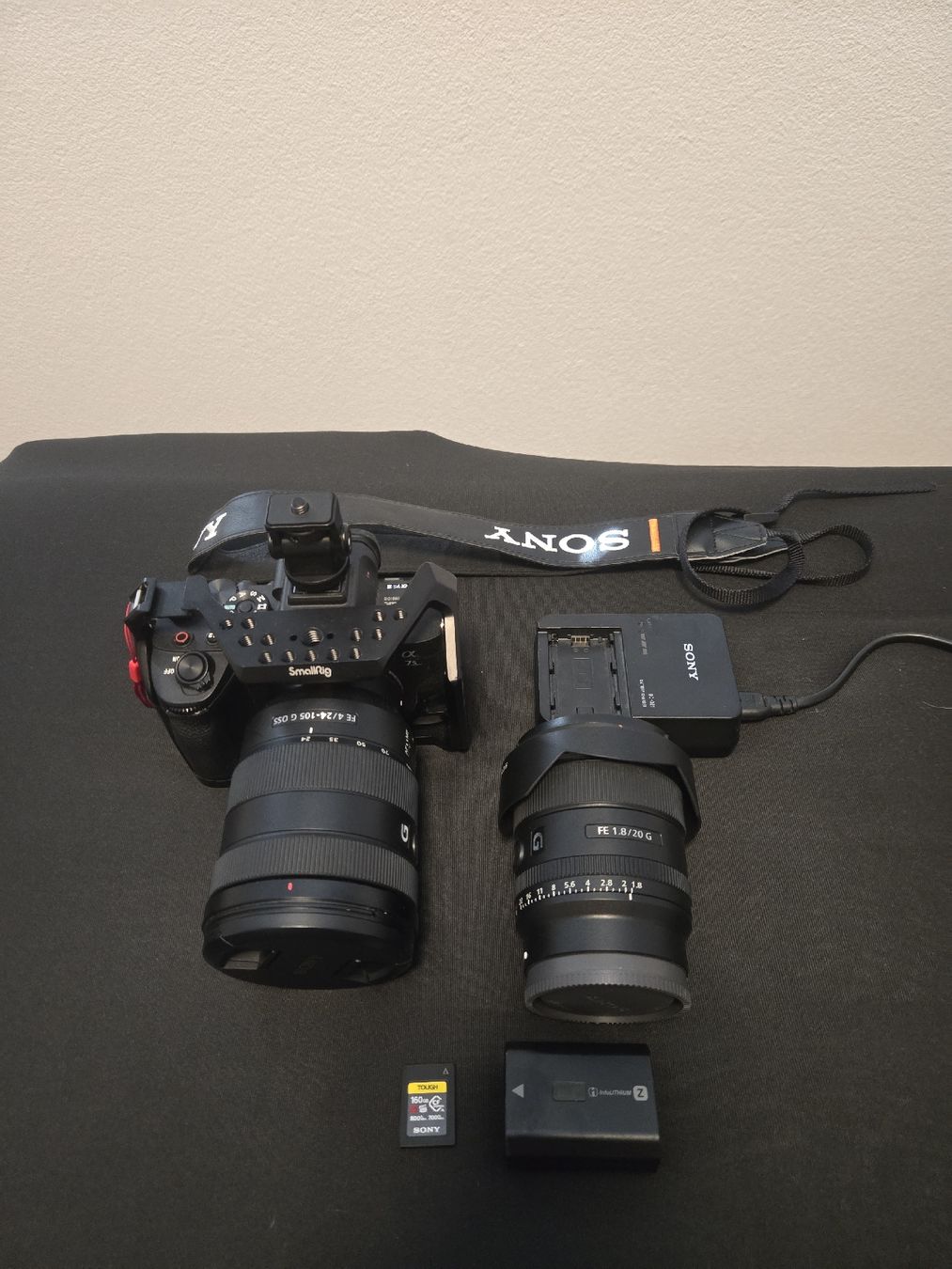 Sony Camcorder: Sony A7sIII, smallrig, 2 objectifs, CF express A et chargeur – Gebraucht aus Bouveret von Ndelet