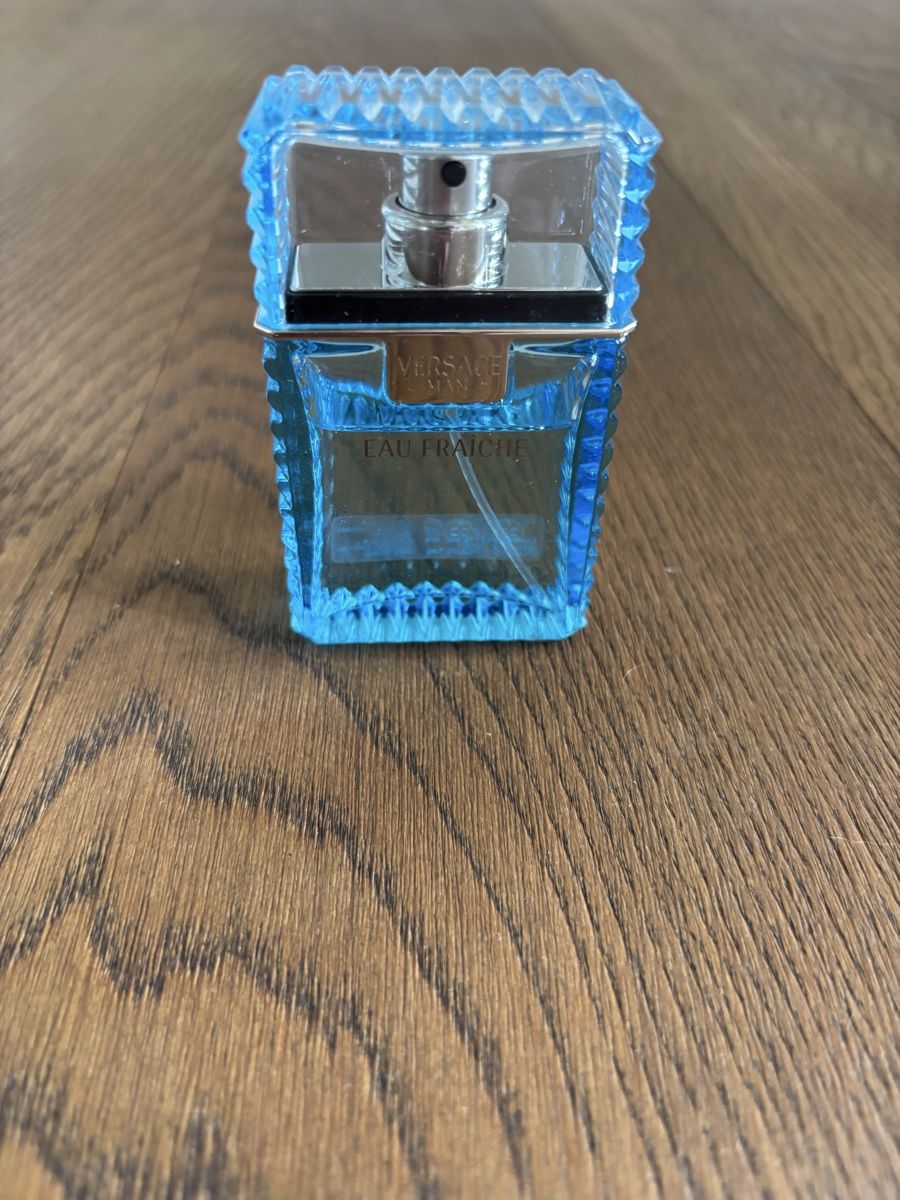 Versace Parfums & Eau de Toilette: Versace Eau Fraiche 30 ML fast voll – D'occasion à Nottwil par jon_wg27