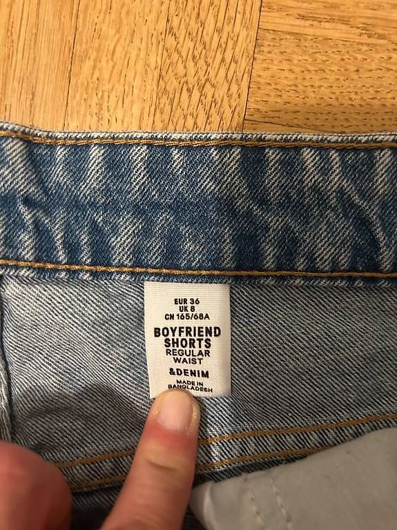 Jeans: Kurze Jeans Shorts Gr36 – Usato da Zürich venduto da Nia_S 1