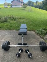 Hantelbank/Trainingsbank mit Kurzhanteln