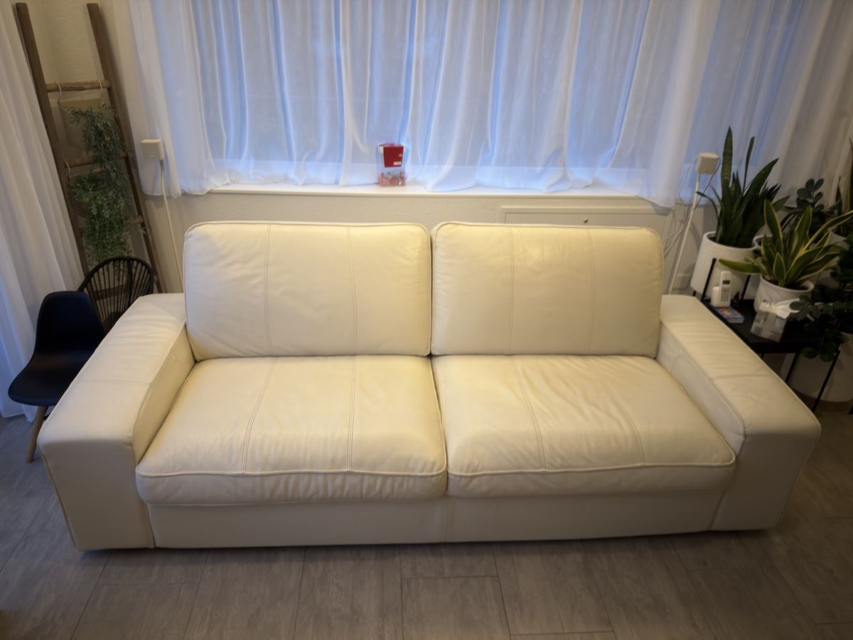 Ikea Divani: Echtleder-Garnitur: 3er-Sofa, Sessel & Fusshocker – Usato da Dällikon venduto da patrickdu 2