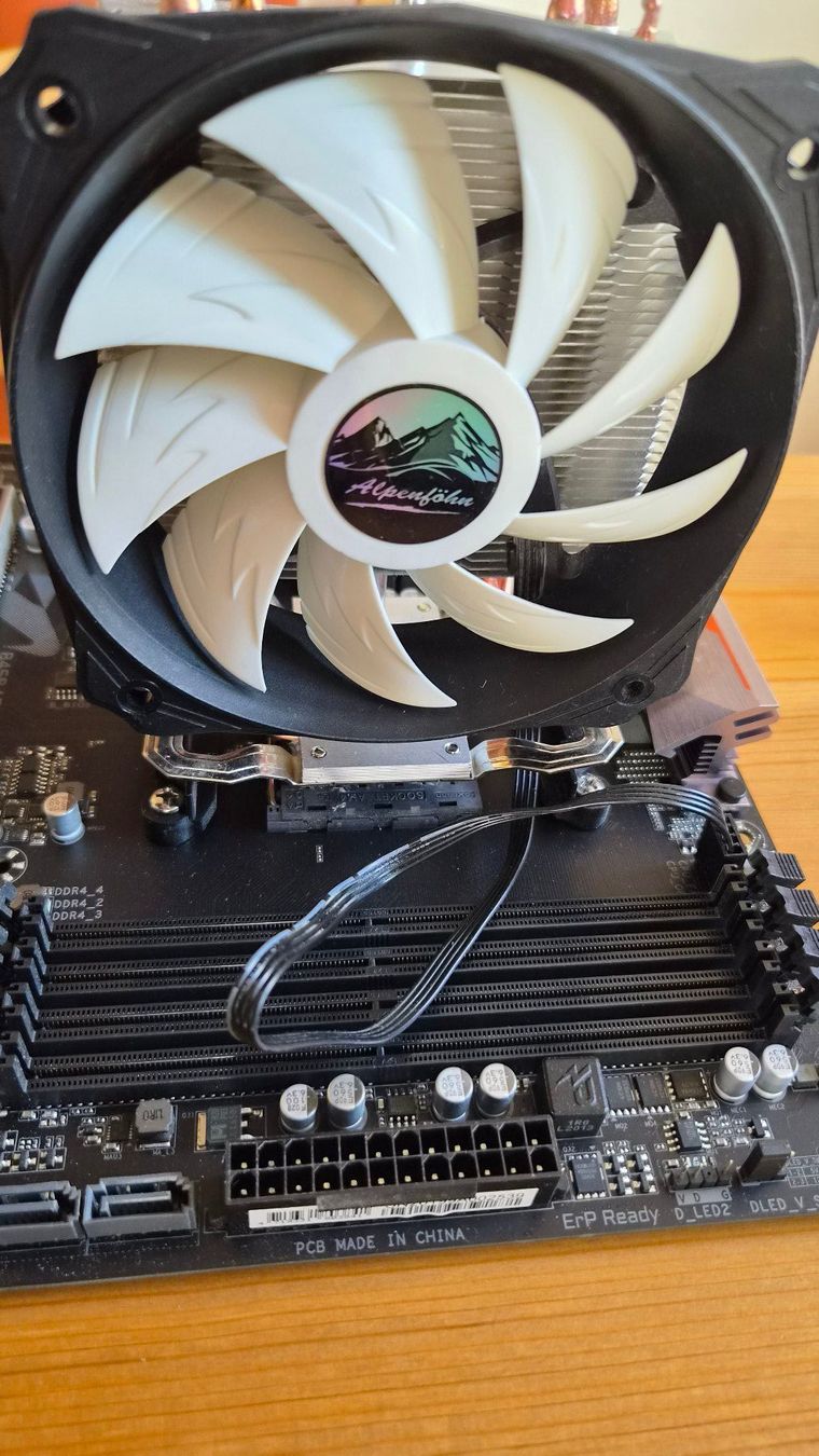PCs: PC Komponenten (Gaming-PC) – D'occasion à Winterthur par jon_29rc 2