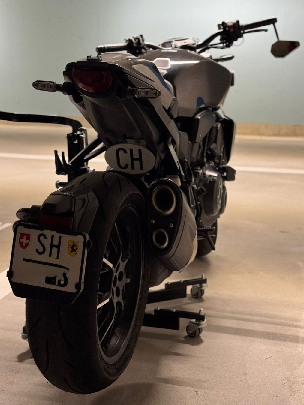 Honda Strada: Honda CB1000R Black Edition – Usato da Schaffhausen venduto da Buell1125CR 4