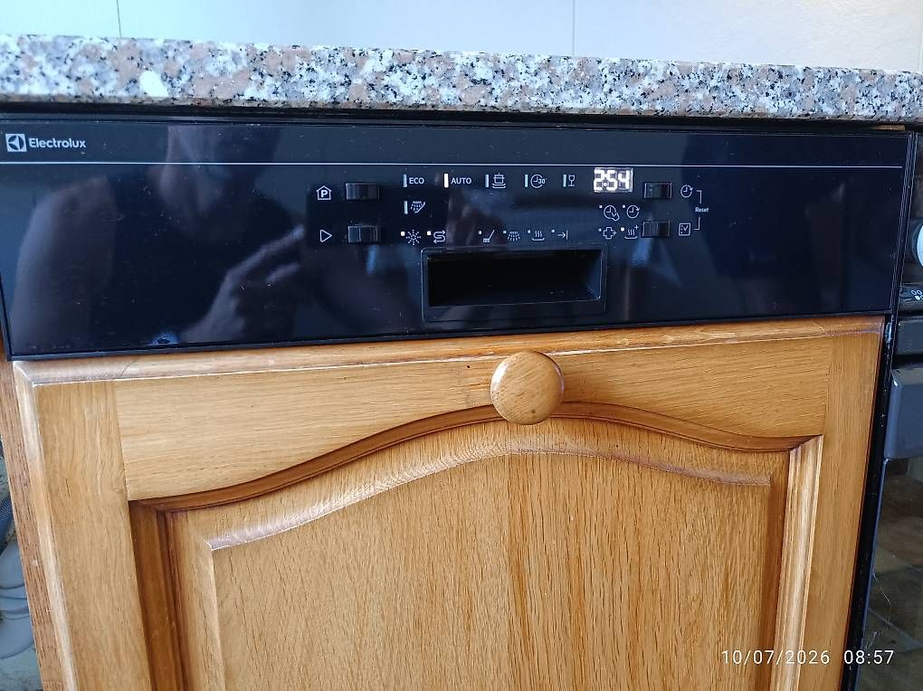 Electrolux Lavastoviglie: Lave vaisselle Electrolux 55cm encastrable – Usato da Erde venduto da cleokool 4