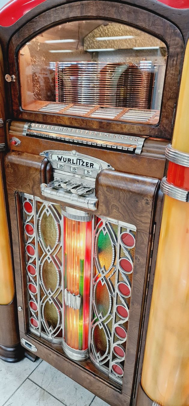 Wurlitzer Jukebox: Musikbox Jukebox Wurlitzer Modell 800 – Usato da Geroldswil venduto da jukeman 4