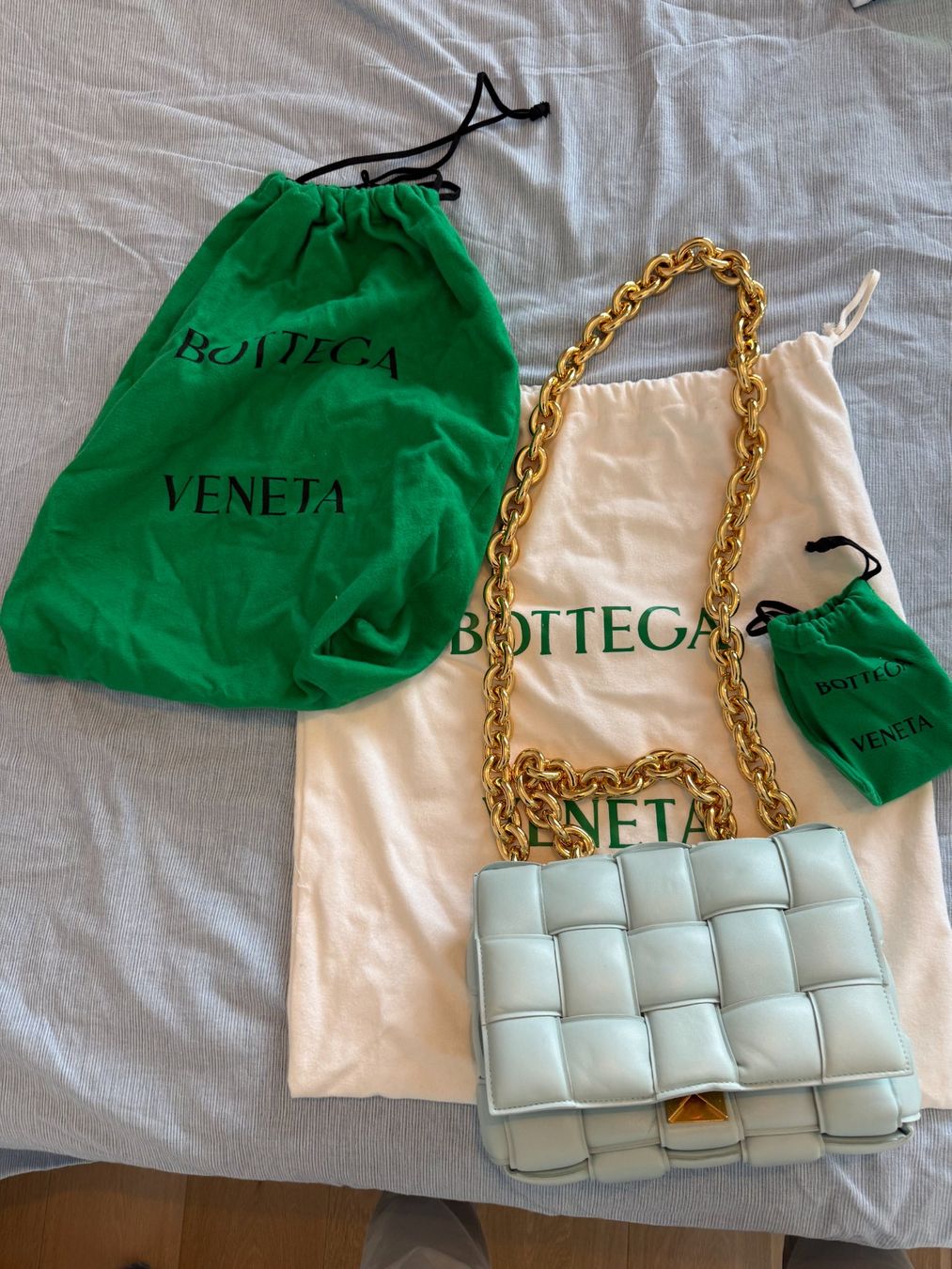 Bottega Veneta Borse da donna: Bottega Veneta Cassette Chain Pouch bleu clair, – Nuovo (secondo la descrizione) da Corsier GE venduto da ana_l9ch 2