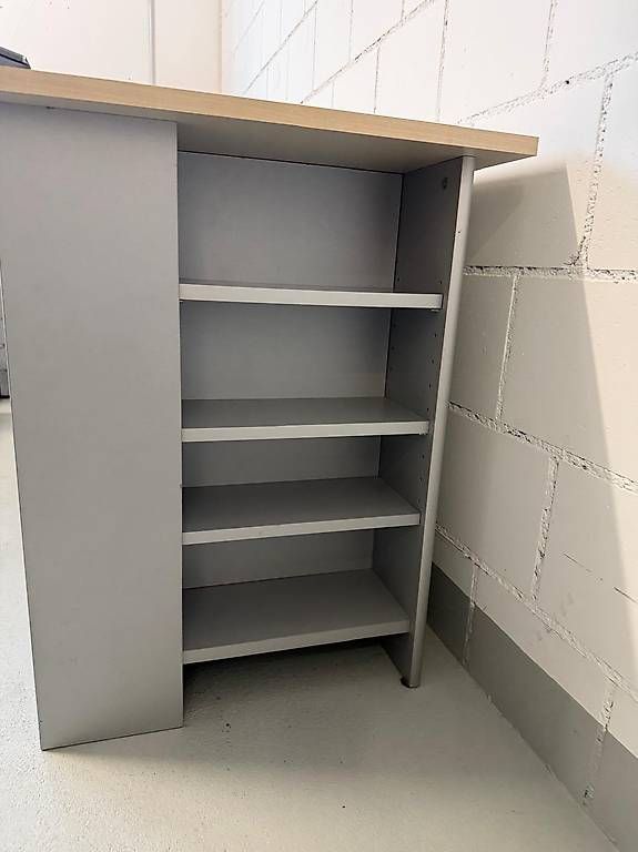 Bureaux: Kinderbürotisch/Teen – D'occasion à Veltheim AG par mir_27xc 2