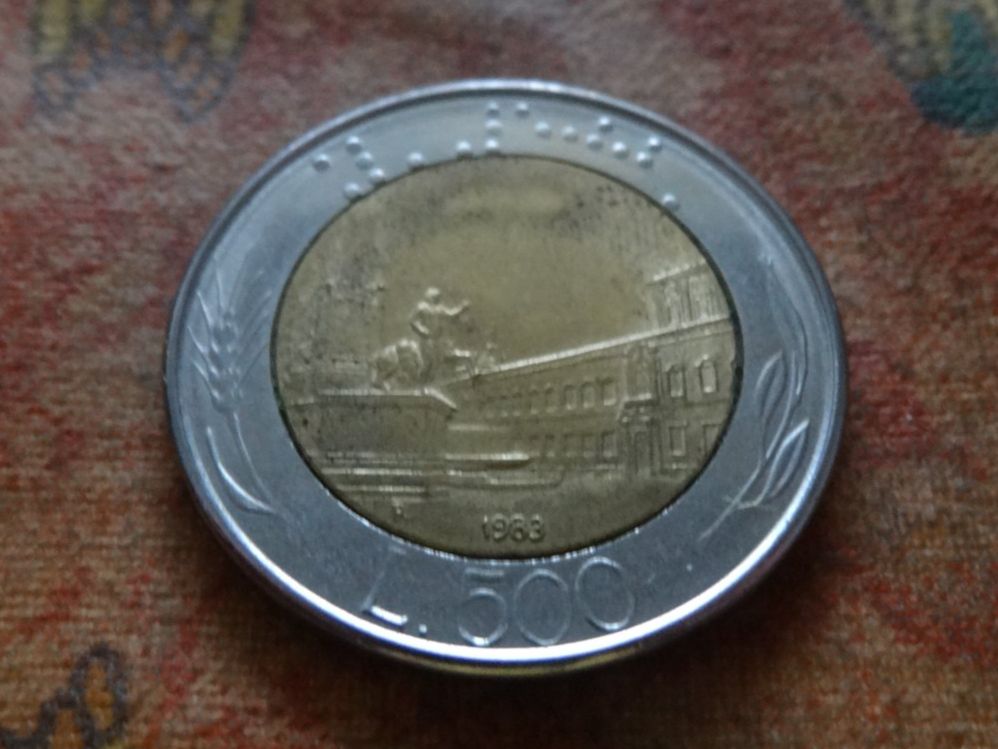 Tutti le monete: ITALIE  500  Lire  1983 – Usato da Romanel-sur-Lausanne venduto da Swift13