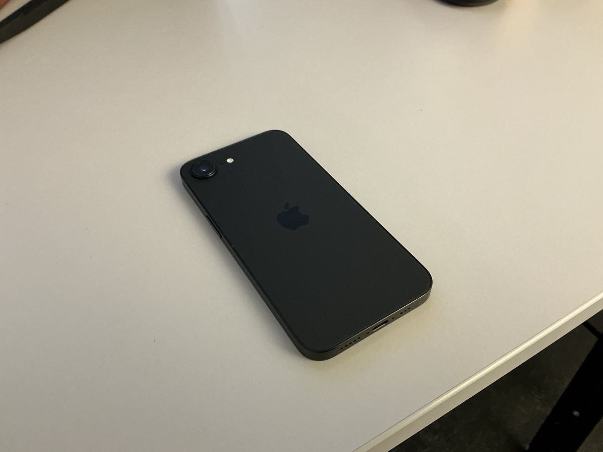 Apple Handys / Smartphones: iPhone 17e 256gb – Gebraucht aus Zürich von ArmeCheib 2