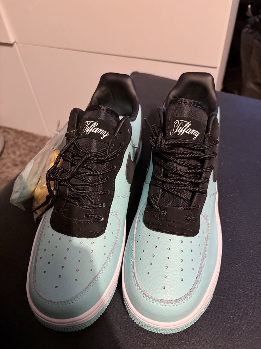 Nike Scarpe da uomo: Nike Air Force 1 low Tiffany – Nuovo (secondo la descrizione) da Triengen venduto da Fighterheart71
