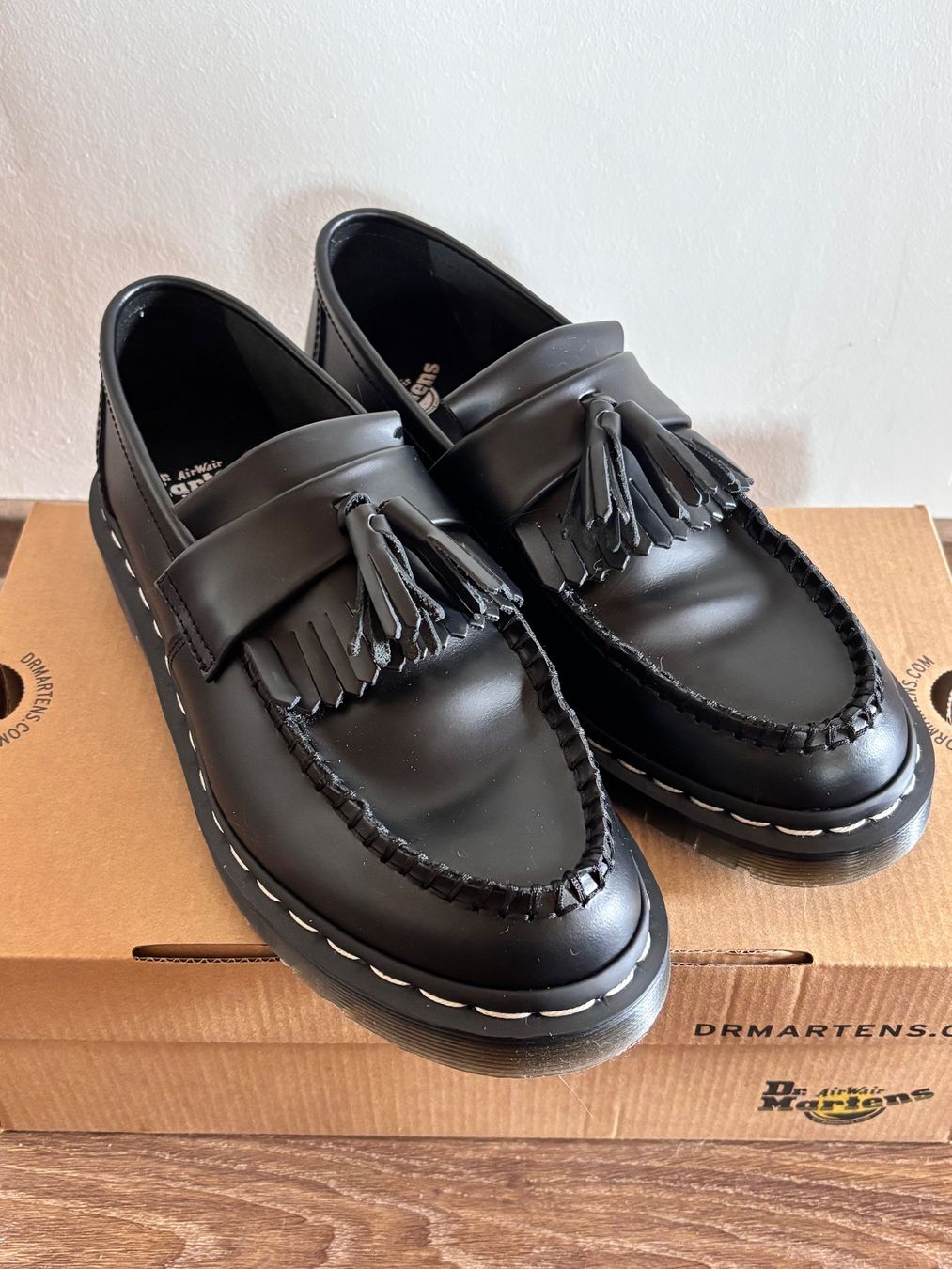 Dr. Martens Scarpe da donna: Mocassins Dr. Martens Adrian cuir noir Taille 40 – Nuovo e nell'imballaggio originale da Vulliens venduto da LisetteN 1