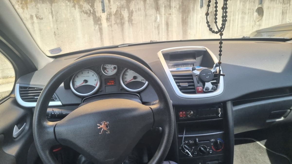 Peugeot Automobili: Peugeot 207 1.4i 16V  – Usato da Locarno venduto da skorpi85 1