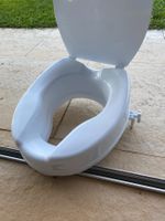 WC-Sitzerhöhung weiss mit Deckel neuwertig