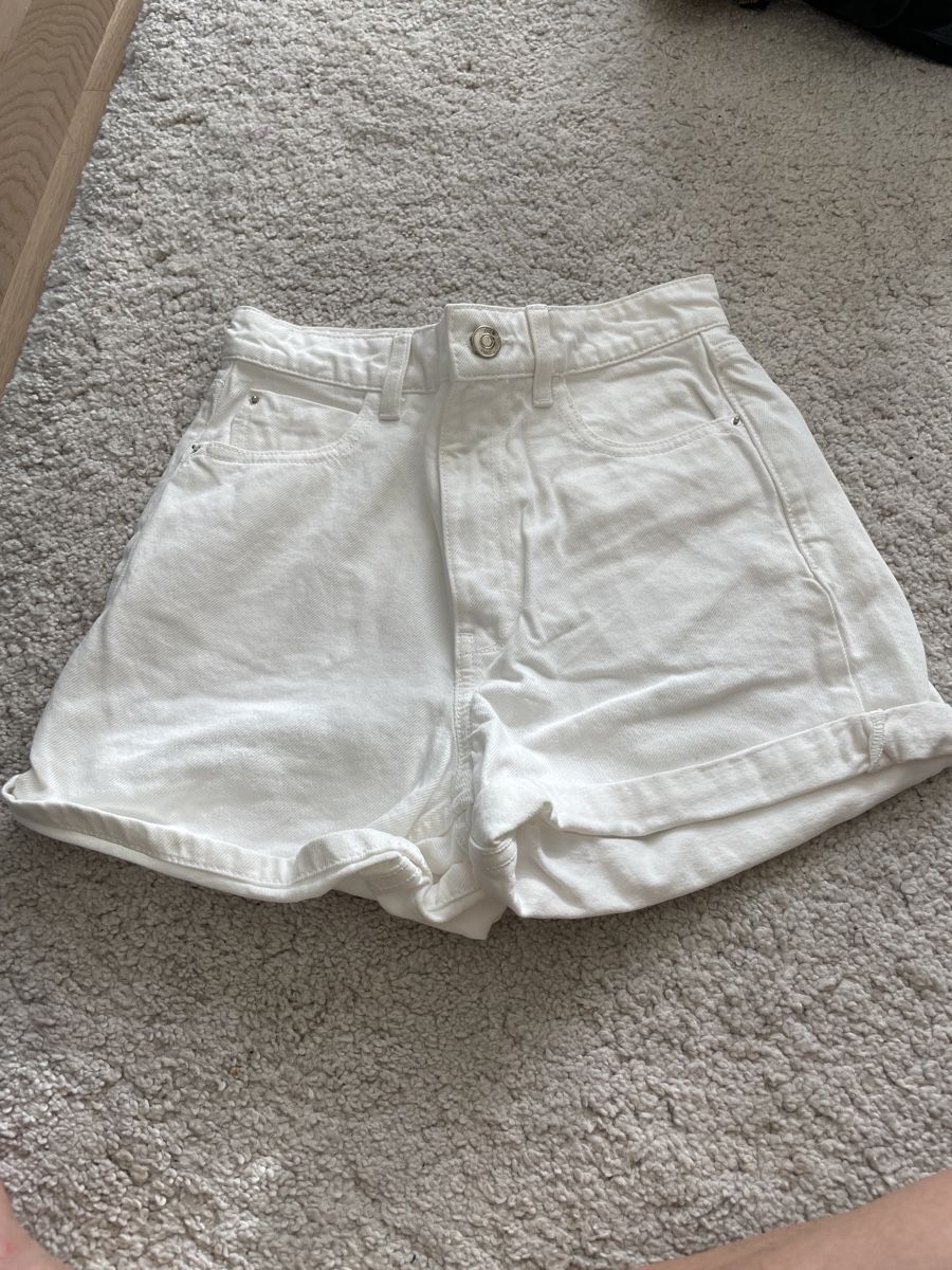 Zara Hosen: Hot Pants Grösse 34 von Zara – Neu (gemäss Beschreibung) aus Otelfingen von Tommy112