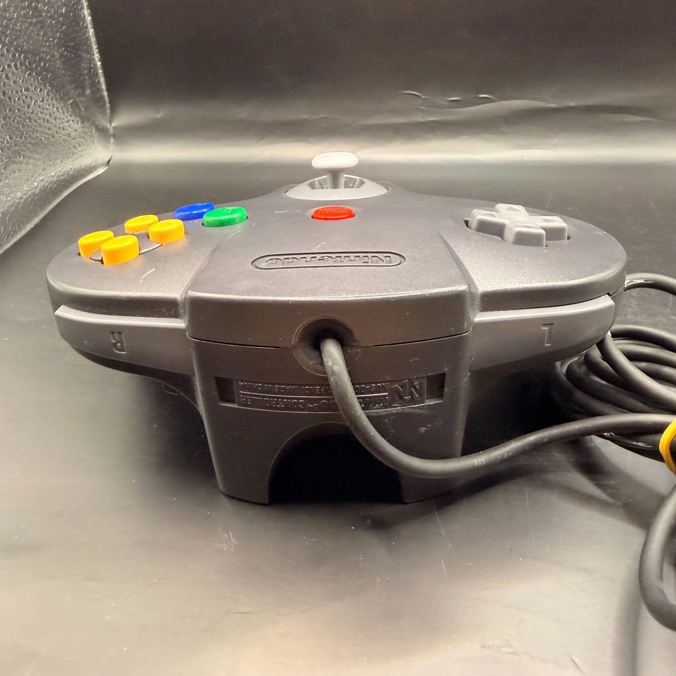 Nintendo Controller: Nintendo 64 Controller Schwarz – optische Mängel – Usato da Düdingen venduto da Nerdworld 3