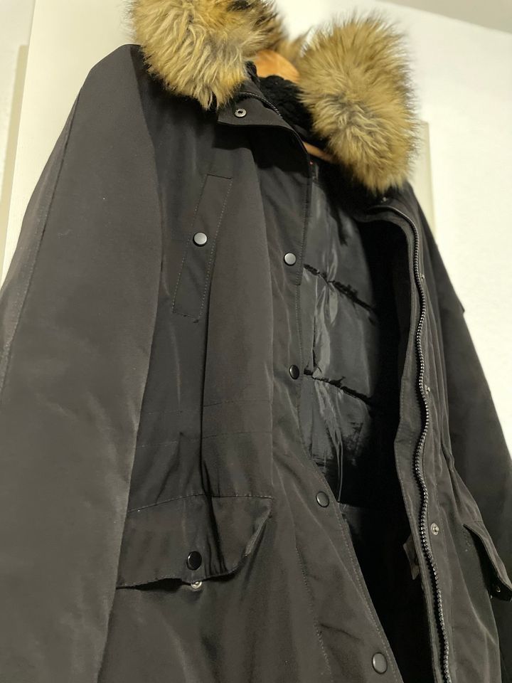 Giacche: Damen Schwarzewinterjacke L – Usato da Tägerwilen venduto da makcode09 1