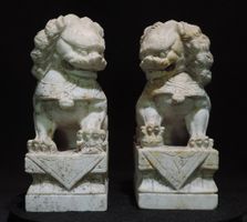 Paar Foo Hund Skulpturen, Marmor Tempellöwen aus China