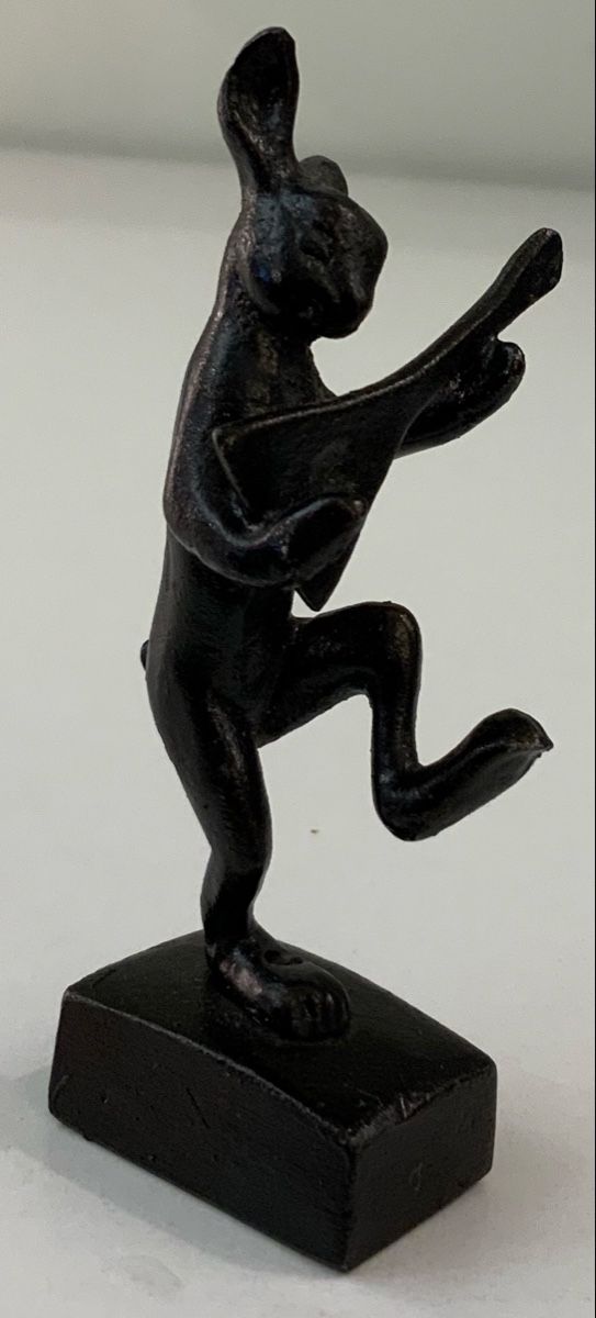 Statuette: Lapin jouant avec une Balalaïka – Usato da rolle venduto da Tontonjulot 1